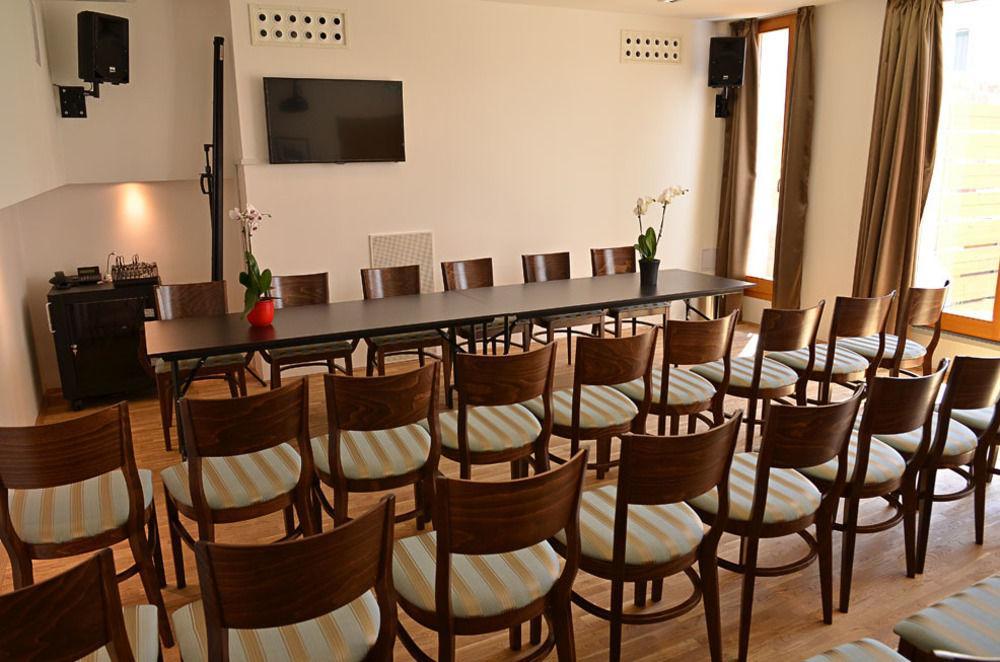 Hotel Arkadia Pécs Eksteriør bilde