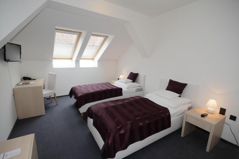 Hotel Arkadia Pécs Eksteriør bilde